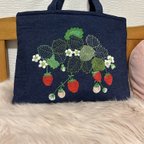 作品いちごの刺繍バッグ