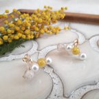 作品 mimosa ball ear cuff