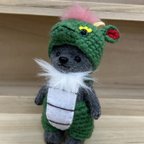 作品ハンドメイド　遅ればせながら今年の主役❣️辰🐲ピンクモヒカンのドラゴンあみぐるみコスチュームのテディベア風クマさんぬいぐるみ🧸