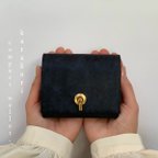 作品NoeL. karakuri  compact wallet . マルゴー　アラスカ　レザー