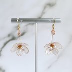 作品《30%OFF》おかえりセール　揺らめく花〜桜〜 ピアス/イヤリング　（ビーズ:ローズ）