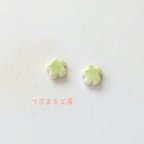 作品ミントカラーの花ピアス