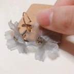 作品お花ピアス グレー シンプル