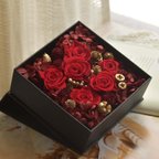 作品プリザーブドフラワー　赤いバラ　ボックスアレンジ　還暦祝い　誕生日　プロポーズ