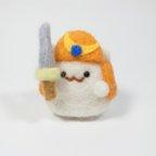 作品【ねこぐま様オーダー品】武者ねこさんのストラップ【羊毛フェルト】