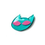 作品ピンクアイ光るパステルグリーン猫の片耳アートイヤリング