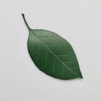 作品茎付き椿の葉の本革ブックマーカー　国産サドルレザー　しおり