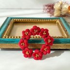 作品刺繍糸で編んだ梅の花ブローチ