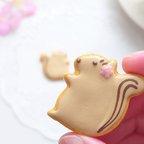 作品【ブローチ・ピンバッジ】桜のリスさんのアイシングクッキー