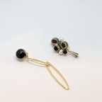 作品black×gold ヴィンテージボタン　アシンメトリー  イヤリング／ピアス　