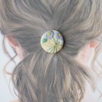 作品くるみボタン　刺繍ヘアゴム　ボタニカル刺繍　ヘアアクセ　花