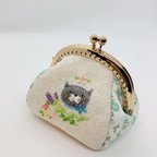 作品猫ちゃん刺繍のがま口ポーチ