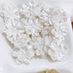 作品【6個】２２３　お花カボション　25mm  ホワイト