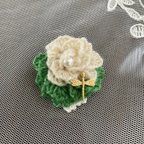 作品刺繍薔薇のブローチ