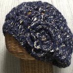 作品モヘア+リボン糸の玊編みニットベレー帽　紺系　コサージュ付き　送料無料