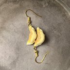 作品【再販】餃子ピアス gyoza earrings【ミニチュアフード】