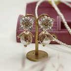 作品スクエアビジュー flowerパール　イヤリング［earring］✰パール 花嫁 ブライダル お呼ばれ 