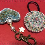 作品送料無料❗️ビーズ刺繍  チャーム &  ヘアゴム 2