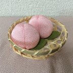 作品 ちりめん細工:初夏の果物(桃2個)