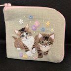 作品兄弟猫ちゃんの刺繍Ｌ字ポーチ