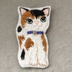 作品三毛猫の男の子　刺繍ブローチ