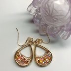 作品揺れるピアス