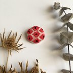 作品お花の刺繍のブローチ【赤】