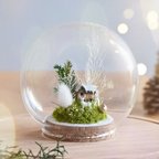 作品クリスマスドーム-White [丸ドーム型]《プリザーブド苔てのリウム》