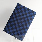 作品単行本サイズ　紺の市松模様のブックカバー