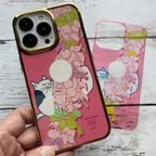 作品iPhone13Pro用浮世絵ネコさん＆ハワイアンフラワー3Wayメタリックバンパーソフトクリアケースセット・プルメリアレイ