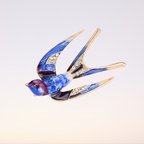 作品H2416【動物】 飛んでいる ツバメ プローチ/バイオレット
