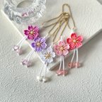 作品つまみ細工　ビーズ揺れる桜のチャーム