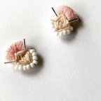 作品くすみカラー刺繍とビーズのピアス