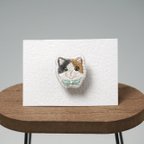 作品つけ襟猫ちゃんの手刺繍ブローチ・三毛猫×イエロー系アイ