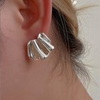 作品【ピアス】1ペア　ウェーブデザイン　アクセサリーパーツ　ピアスパーツ