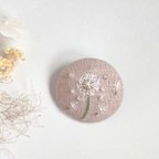 作品綿毛刺繍のブローチ　ベージュ