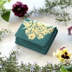 作品コンパクトウォレット (牛革ミニ財布) 「レースの庭」よりビオラの咲く ~petit jardin~ エメラルド