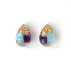 作品2色カラーキューブ入りクリアドロップピアス／イヤリング - light blue×purple -