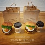 作品クラシックハンバーガー(てりたま)&コーヒー🍔　ミニチュア　1/6サイズ（ピアス/イヤリング変更可)