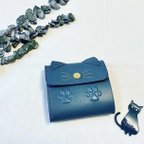 作品プックリ肉球が可愛い💕💕藍色猫ちゃん二つ折り財布🐈