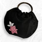 作品着物リメイクバッグ(小) 黒　ブラック　黒羽織　薔薇　カトレア　花柄　刺繍　グラニー