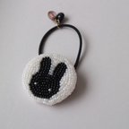 作品黒うさぎ☆ビーズ刺繍ヘアゴム