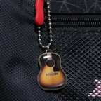作品【名入れ無料】ギブソン アコースティックギター キーホルダー【J-45】