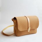 作品shoulder bag /KURASHIki〈camel〉