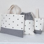 作品【通園、通学】【3点セット】さくらんぼ刺繍　レッスンバッグ、上履き入れ、お着替え袋　〈入園〉〈入学〉〈絵本袋〉