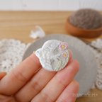 作品［3/18販売開始］花とりの刺繍ブローチピンク【itonomori+】