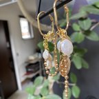 作品hoop pierce × baroque pearl × chain  charm pierce