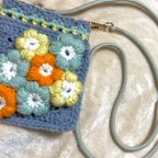作品お花のショルダーバッグ　かぎ針編み　ファッション小物