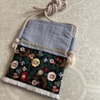 作品インド刺繍リボンのスマホショルダー