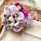 作品卒業式　コサージュ　成人式　髪飾り　パープル　紫　むらさき　かすみ草　ヘアアクセサリー　結婚式　スーツ　袴　振袖　入学式